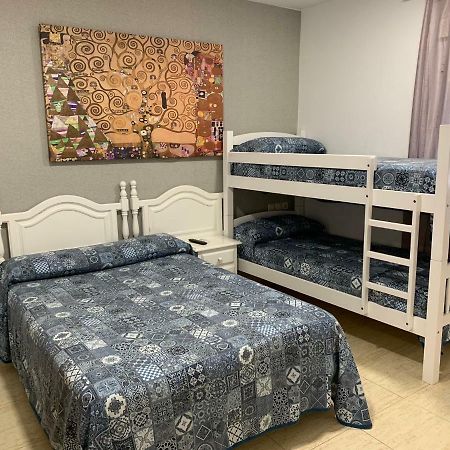 Hostal 82 Olias del Rey Luaran gambar