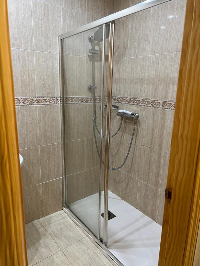 Hostal 82 Olias del Rey Luaran gambar