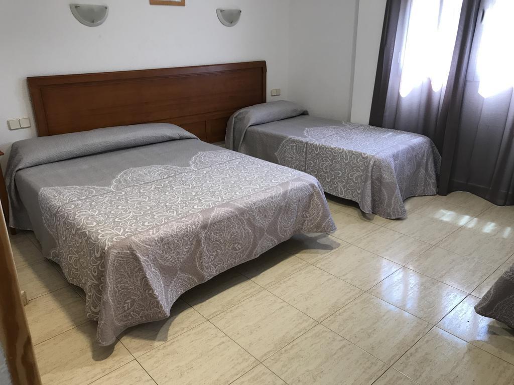 Hostal 82 Olias del Rey Bilik gambar