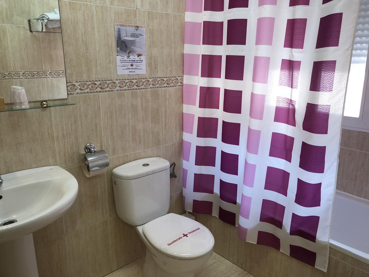 Hostal 82 Olias del Rey Luaran gambar