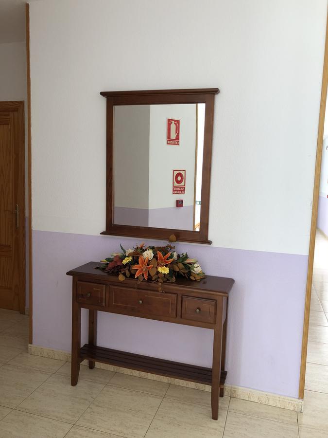 Hostal 82 Olias del Rey Luaran gambar