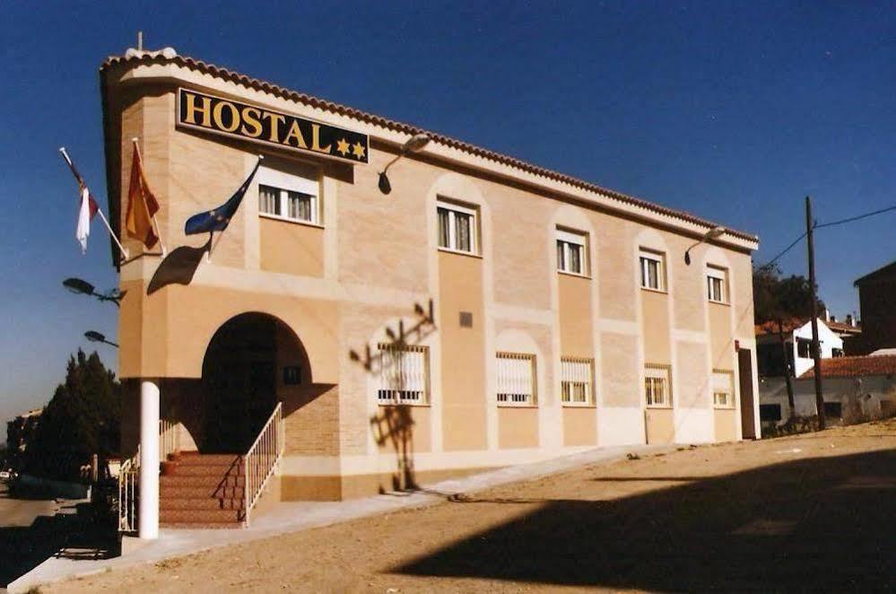 Hostal 82 Olias del Rey Luaran gambar