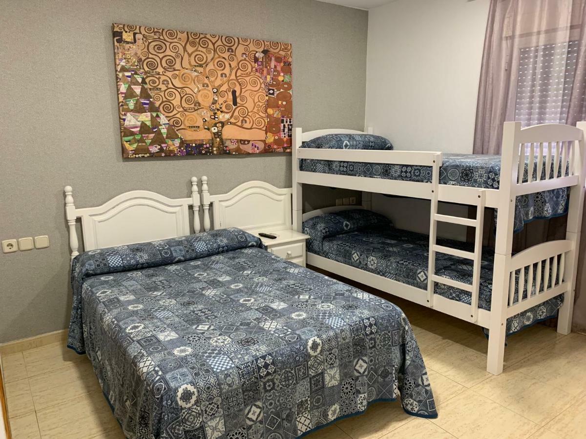 Hostal 82 Olias del Rey Luaran gambar