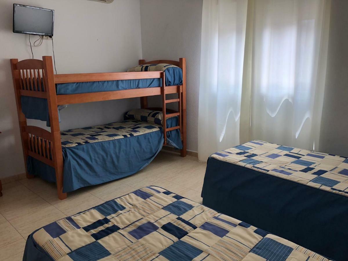 Hostal 82 Olias del Rey Luaran gambar